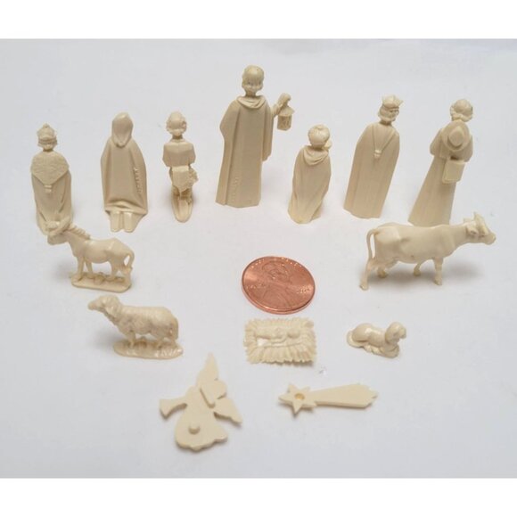 Vintage Lot of 14 Miniature Cream Beige Plastic Nativity Scene Figurines - Picture 4 of 6